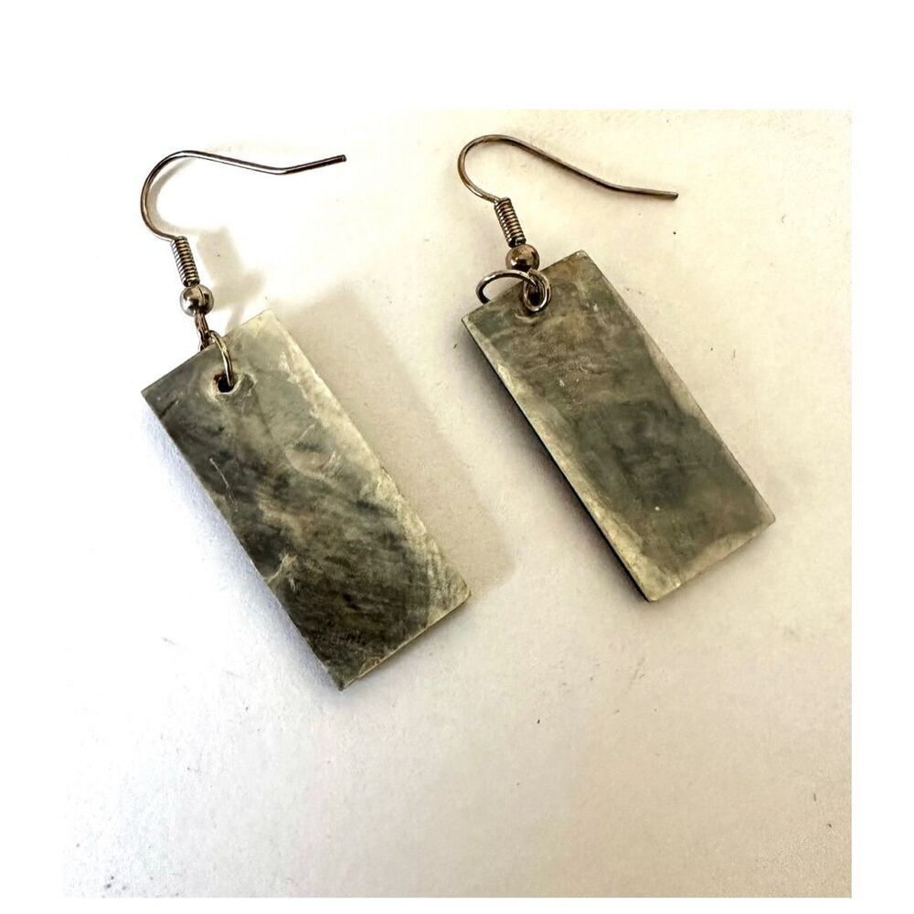 Black Shell Circle Pattern Earrings - image 6